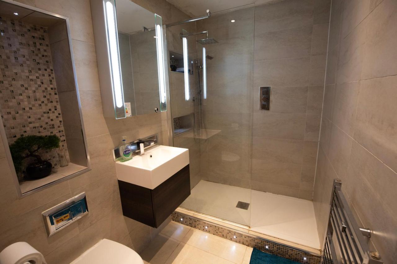 London Luxury Holiday Home B 외부 사진